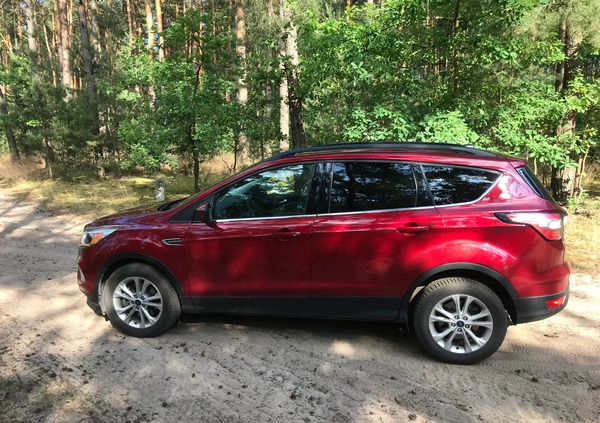 Ford Escape cena 63500 przebieg: 188000, rok produkcji 2017 z Nowa Sól małe 106